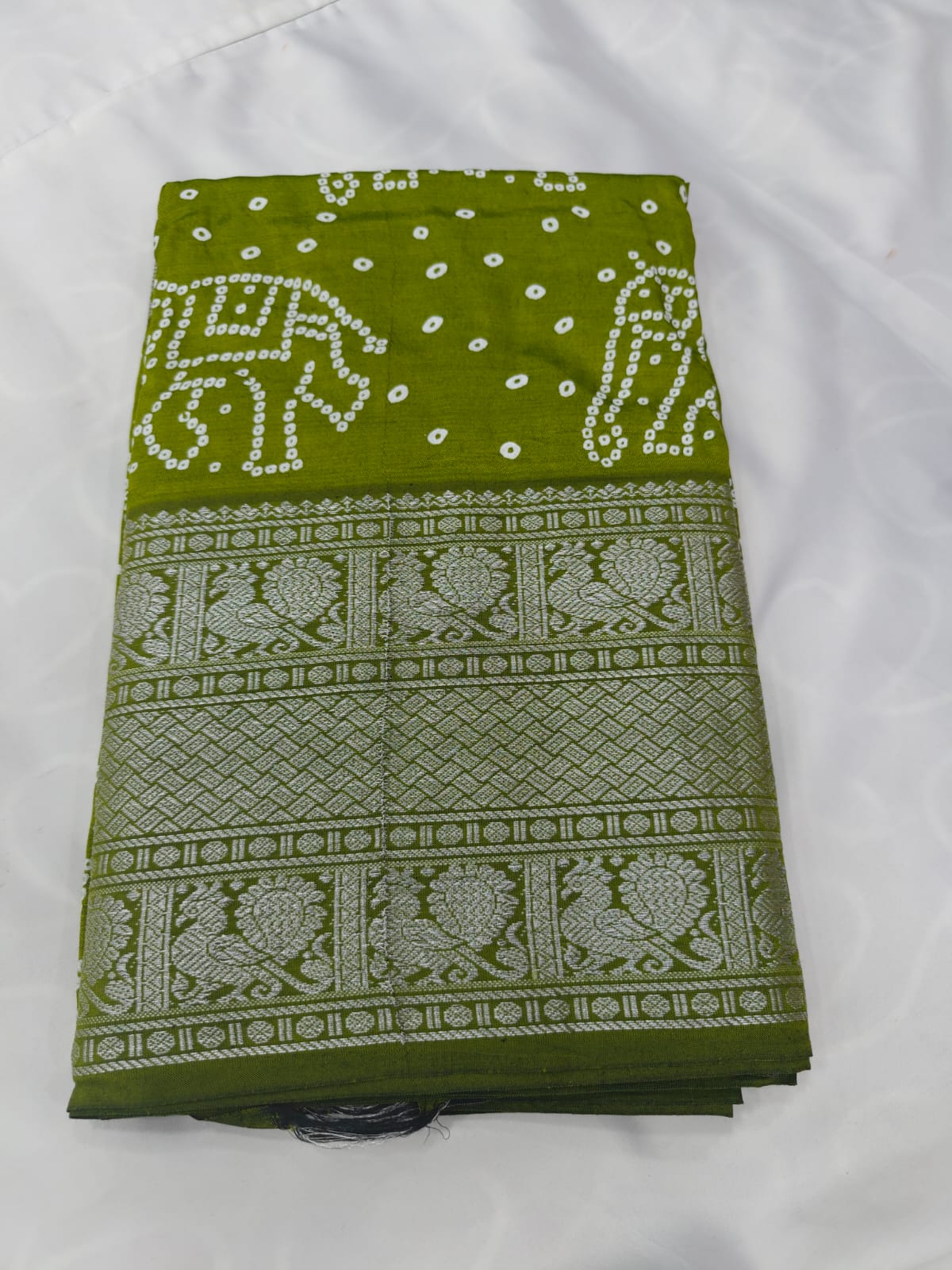 Mangalagiri Bandhini Silk Saree with Silver Zari Border